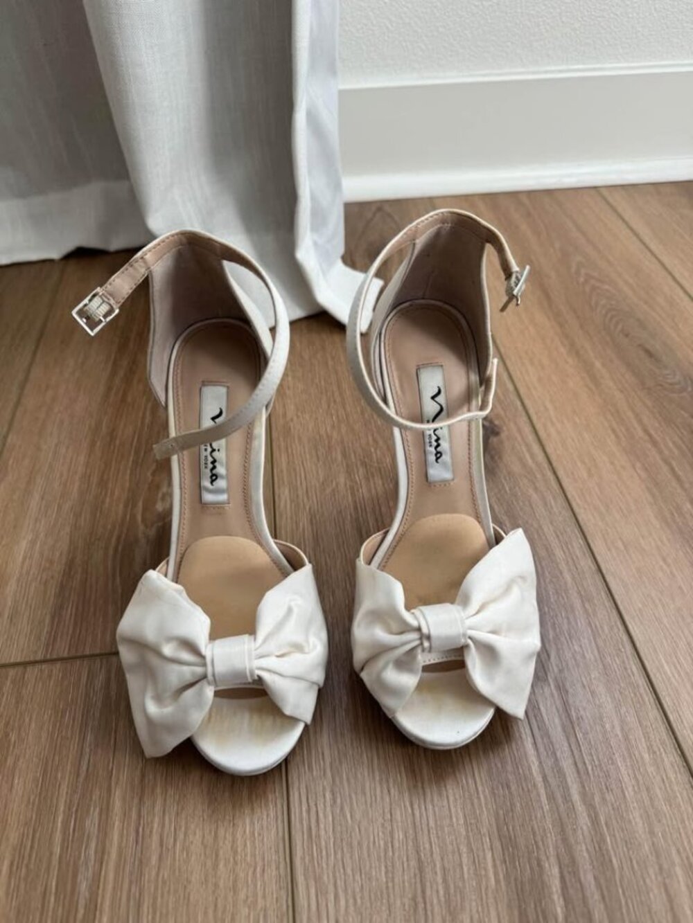 Nina Shoes Bridal Bow Heels - Size 6